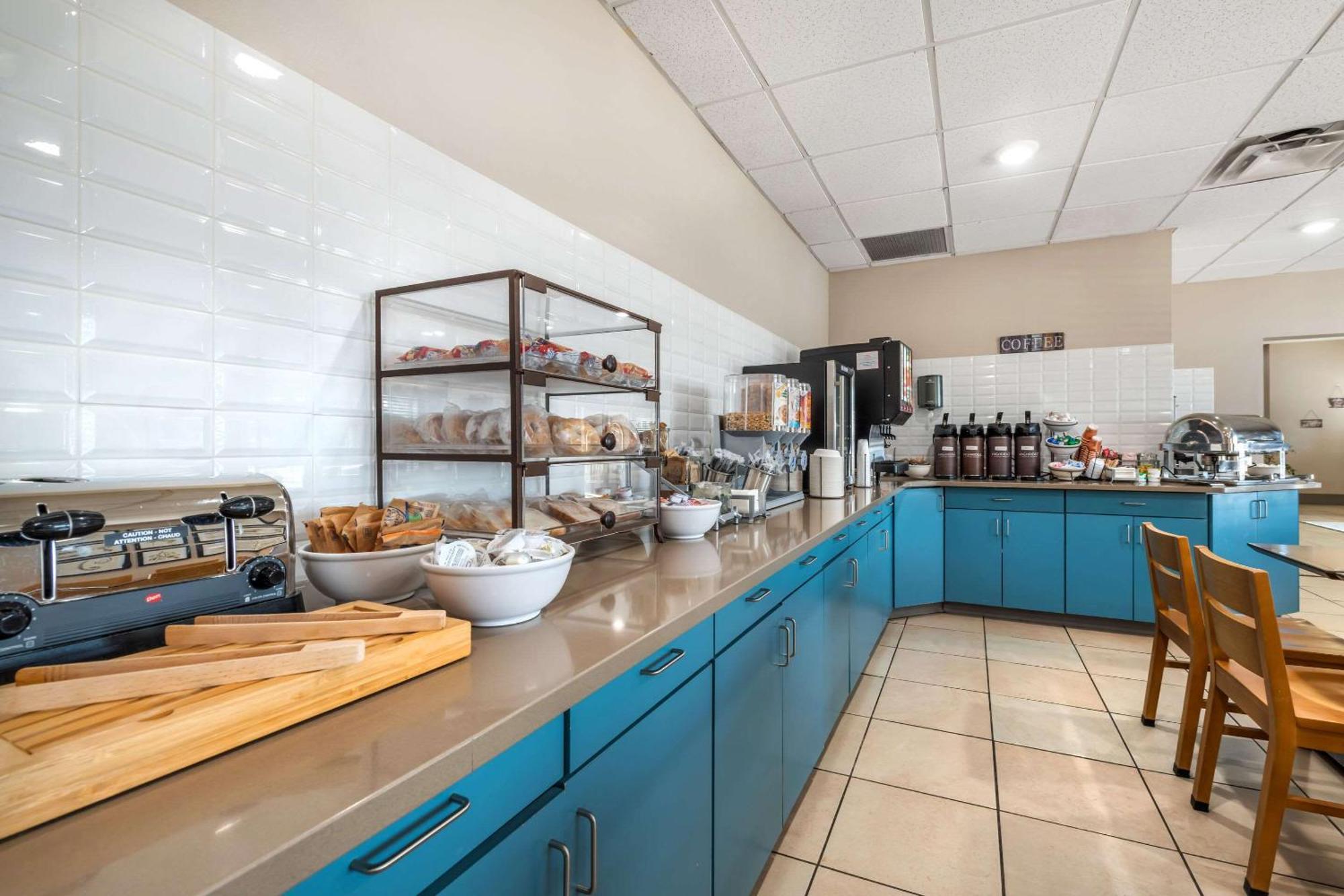 Country Inn & Suites By Radisson, Watertown, Sd Εξωτερικό φωτογραφία
