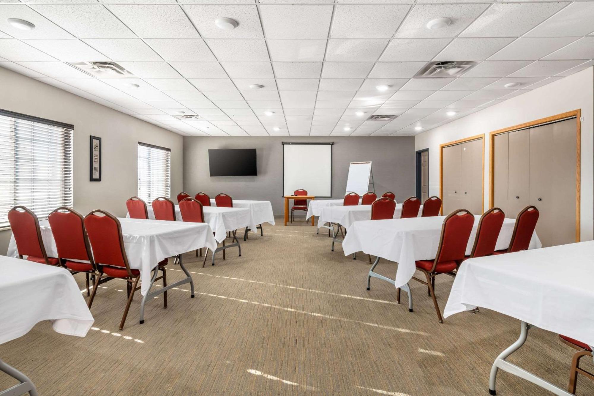 Country Inn & Suites By Radisson, Watertown, Sd Εξωτερικό φωτογραφία