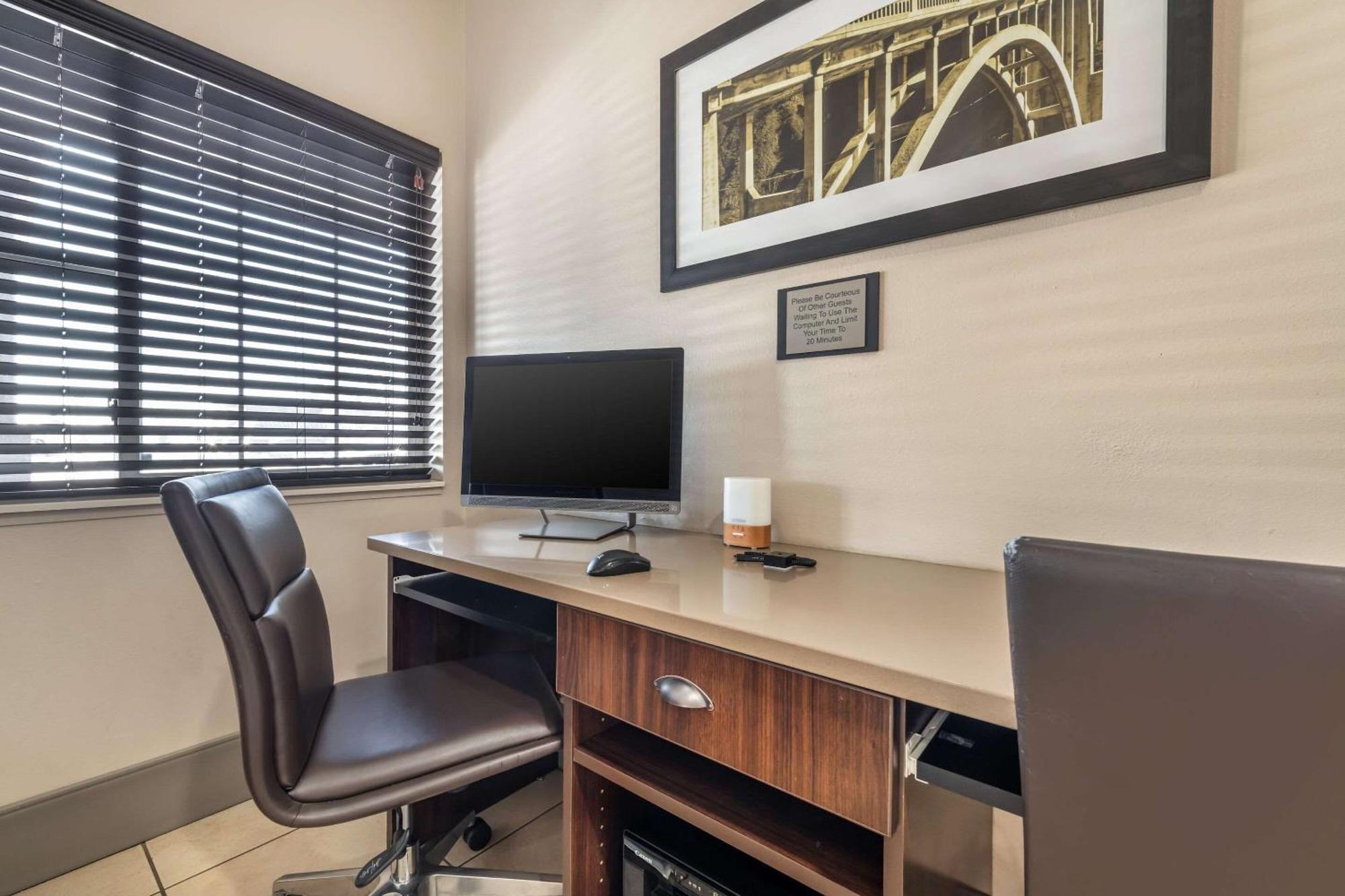 Country Inn & Suites By Radisson, Watertown, Sd Εξωτερικό φωτογραφία