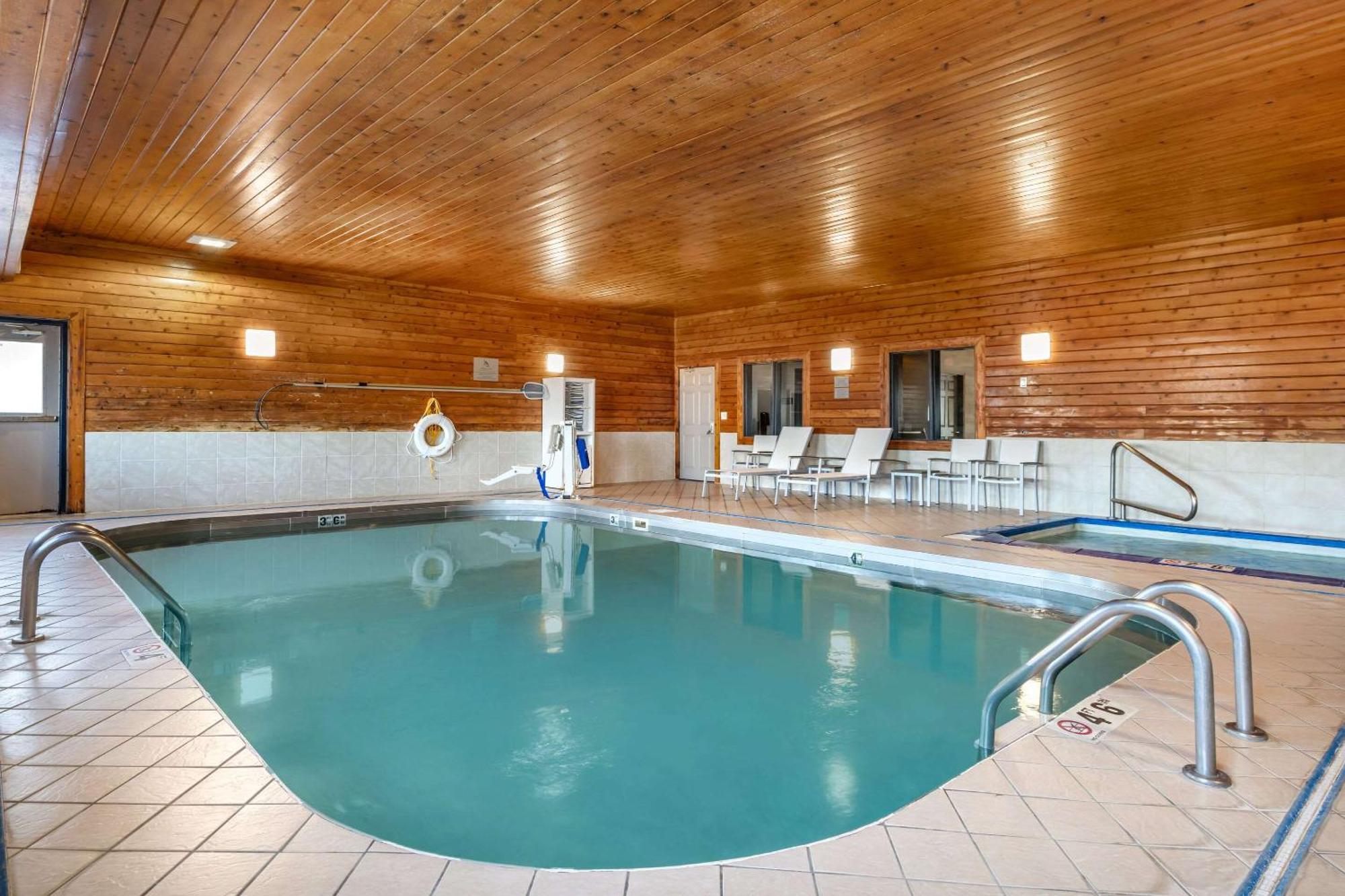 Country Inn & Suites By Radisson, Watertown, Sd Εξωτερικό φωτογραφία
