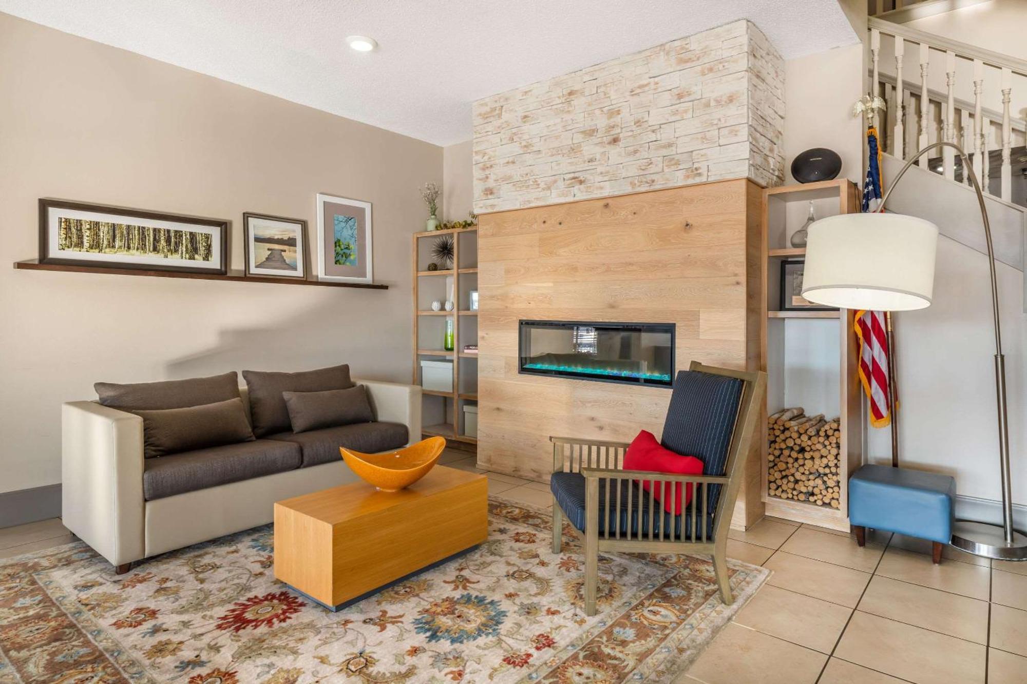 Country Inn & Suites By Radisson, Watertown, Sd Εξωτερικό φωτογραφία