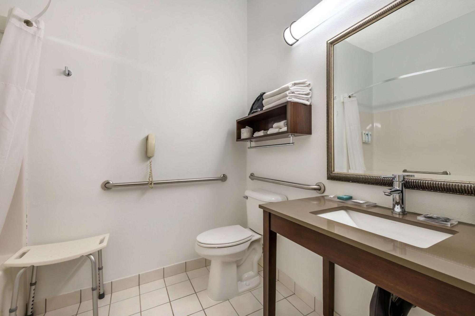 Country Inn & Suites By Radisson, Watertown, Sd Εξωτερικό φωτογραφία
