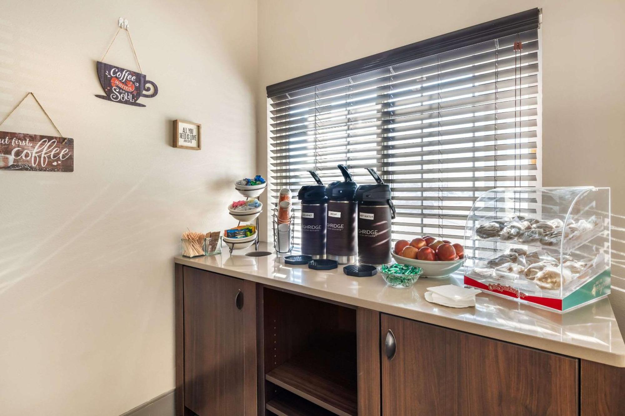 Country Inn & Suites By Radisson, Watertown, Sd Εξωτερικό φωτογραφία