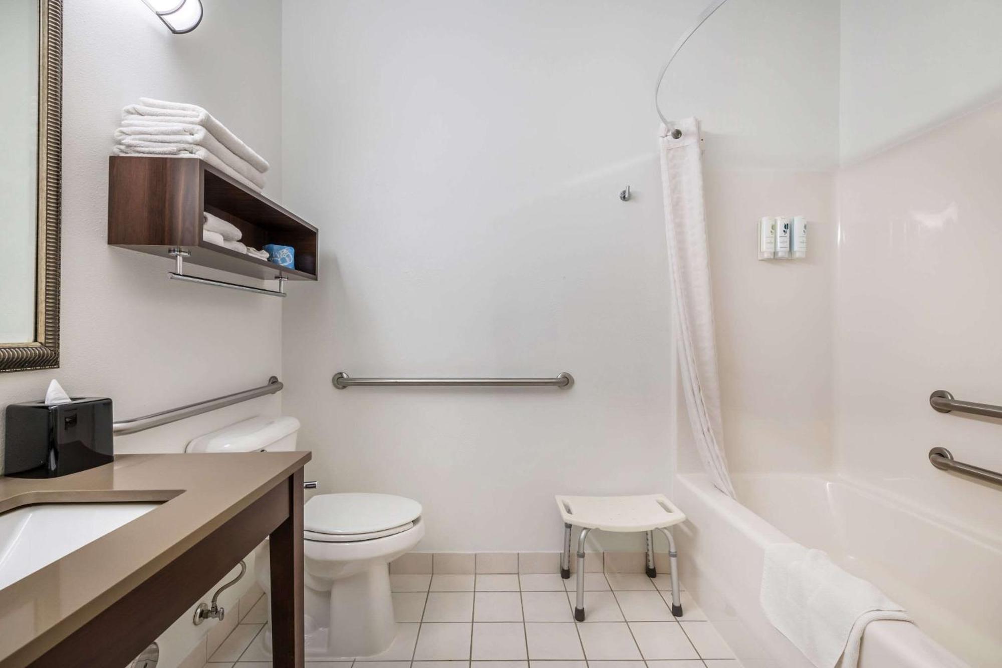 Country Inn & Suites By Radisson, Watertown, Sd Εξωτερικό φωτογραφία