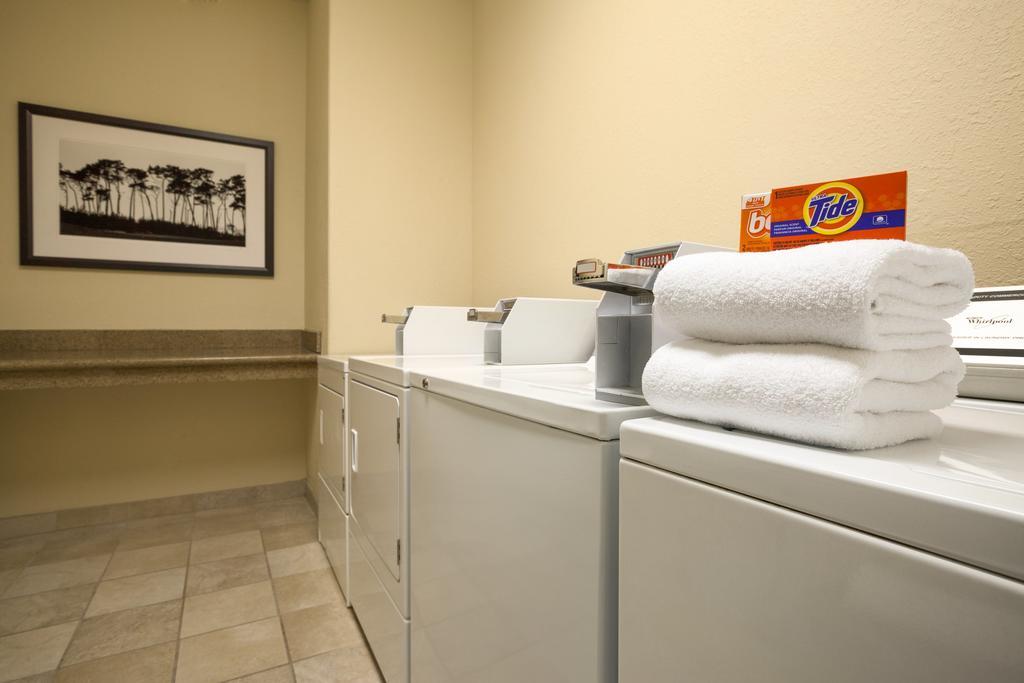 Country Inn & Suites By Radisson, Watertown, Sd Εξωτερικό φωτογραφία