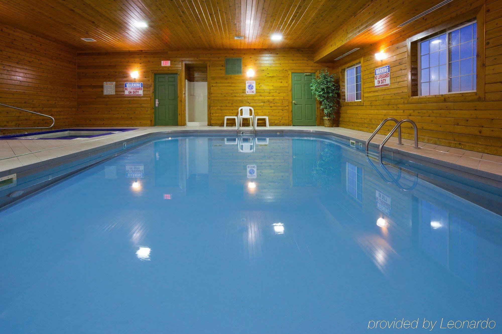 Country Inn & Suites By Radisson, Watertown, Sd Εξωτερικό φωτογραφία